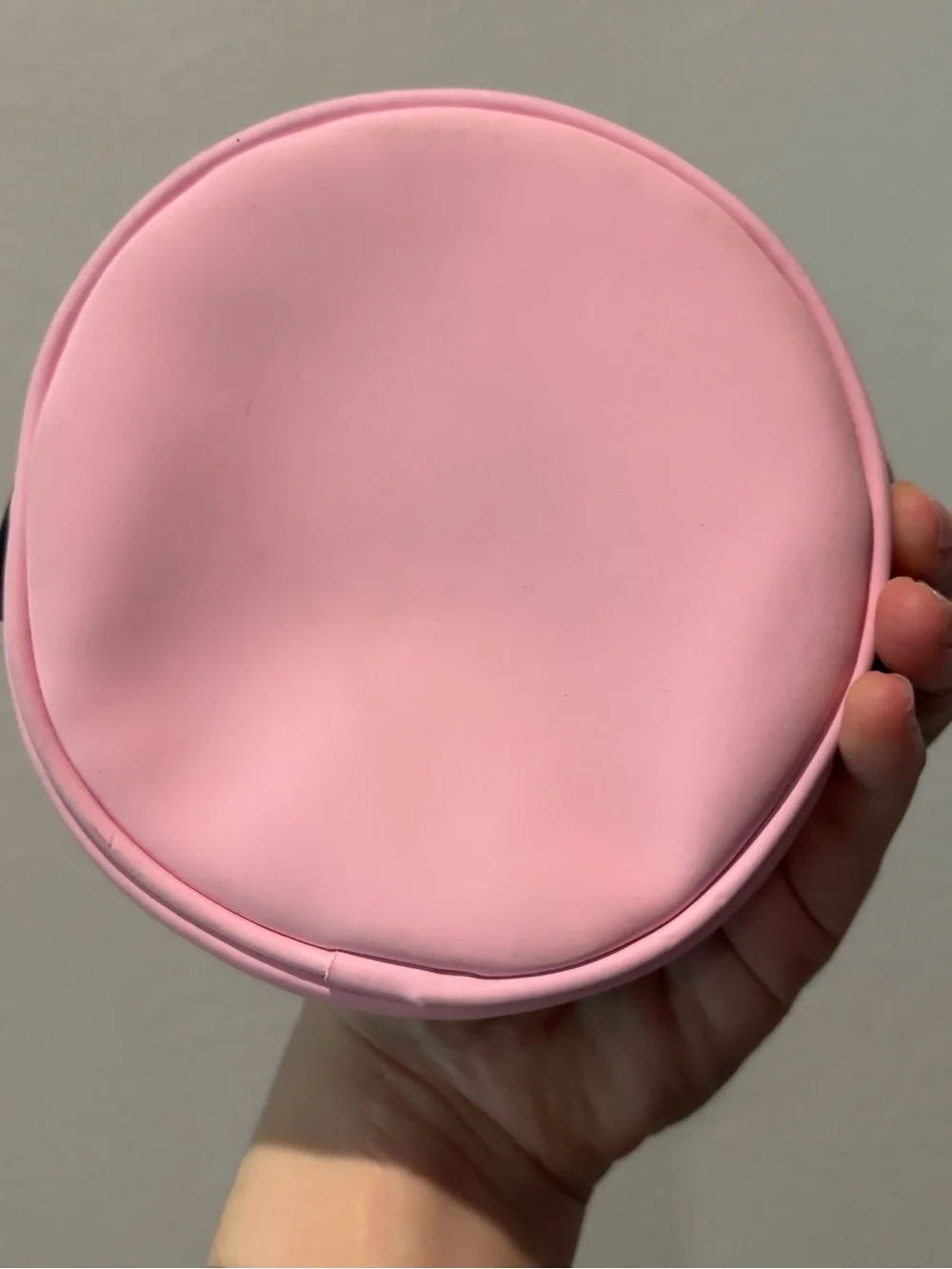 Dior Light Pink Round Cosmetic Case - Picture 3 of 3